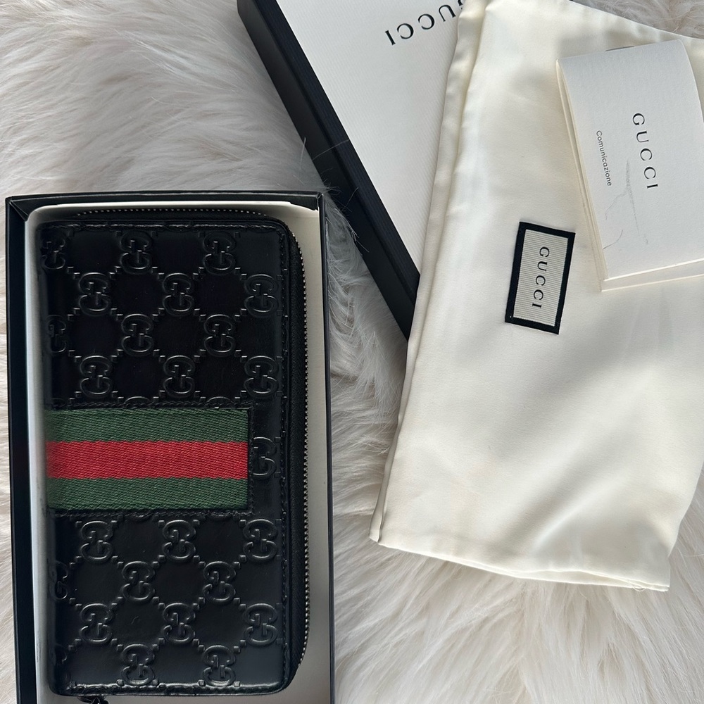 Gucci zip Black Wallet